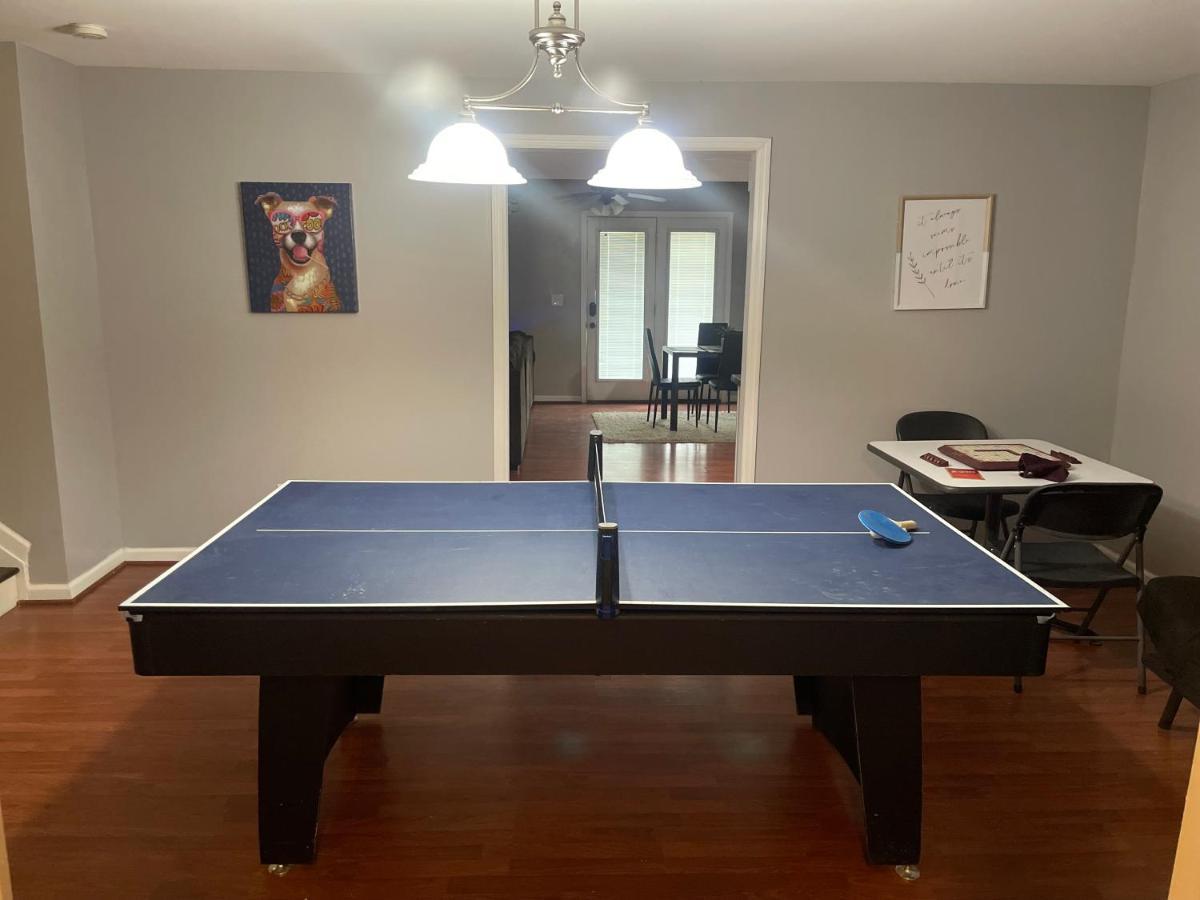 Cute 2-Brm Walkout Apt With Pool Table And Theater Appartement Lexington Buitenkant foto