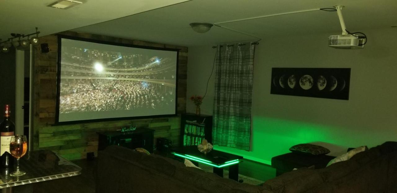 Cute 2-Brm Walkout Apt With Pool Table And Theater Appartement Lexington Buitenkant foto