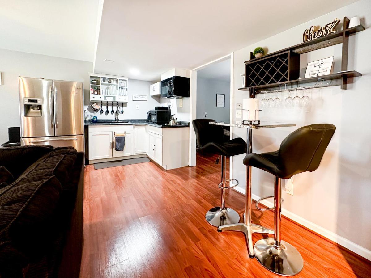 Cute 2-Brm Walkout Apt With Pool Table And Theater Appartement Lexington Buitenkant foto