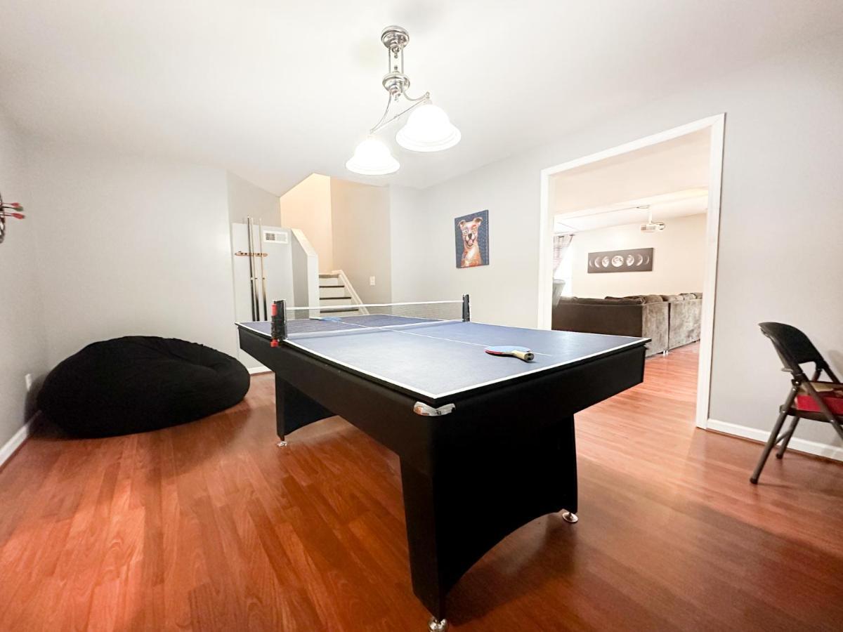 Cute 2-Brm Walkout Apt With Pool Table And Theater Appartement Lexington Buitenkant foto
