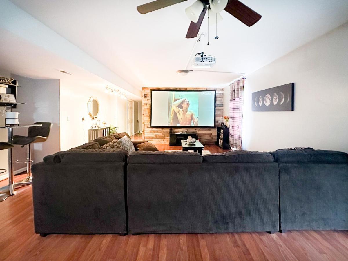 Cute 2-Brm Walkout Apt With Pool Table And Theater Appartement Lexington Buitenkant foto