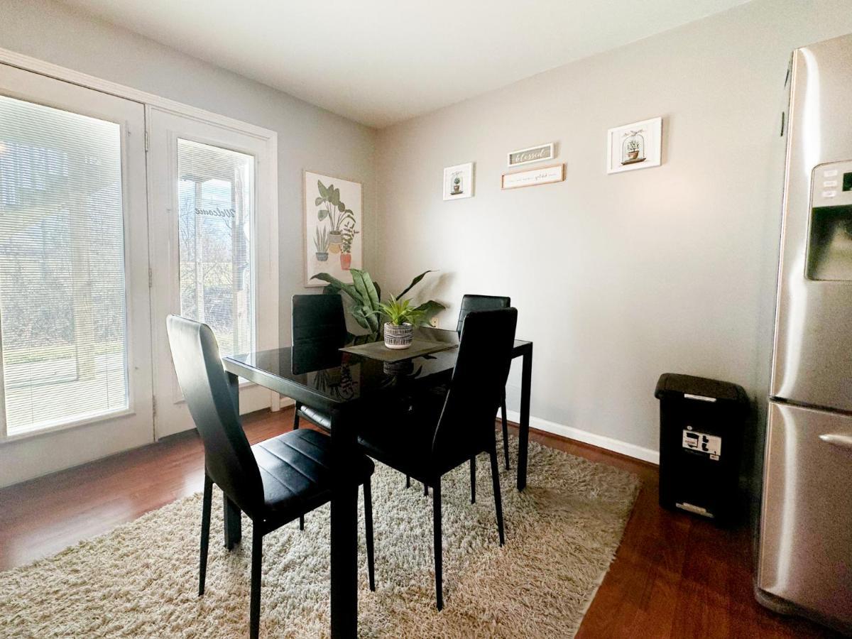 Cute 2-Brm Walkout Apt With Pool Table And Theater Appartement Lexington Buitenkant foto